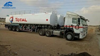 50 πετρελαίου οι τόνοι φορτηγών μεταφορών, τοποθετούν σε δεξαμενή το ημι ρυμουλκό με τον πυροσβεστήρα